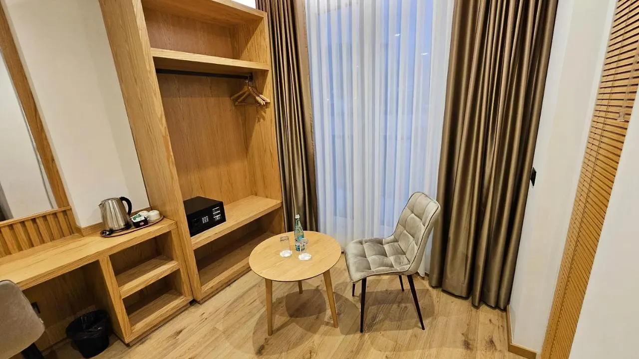 Sibb Hotel Tirana 0*,