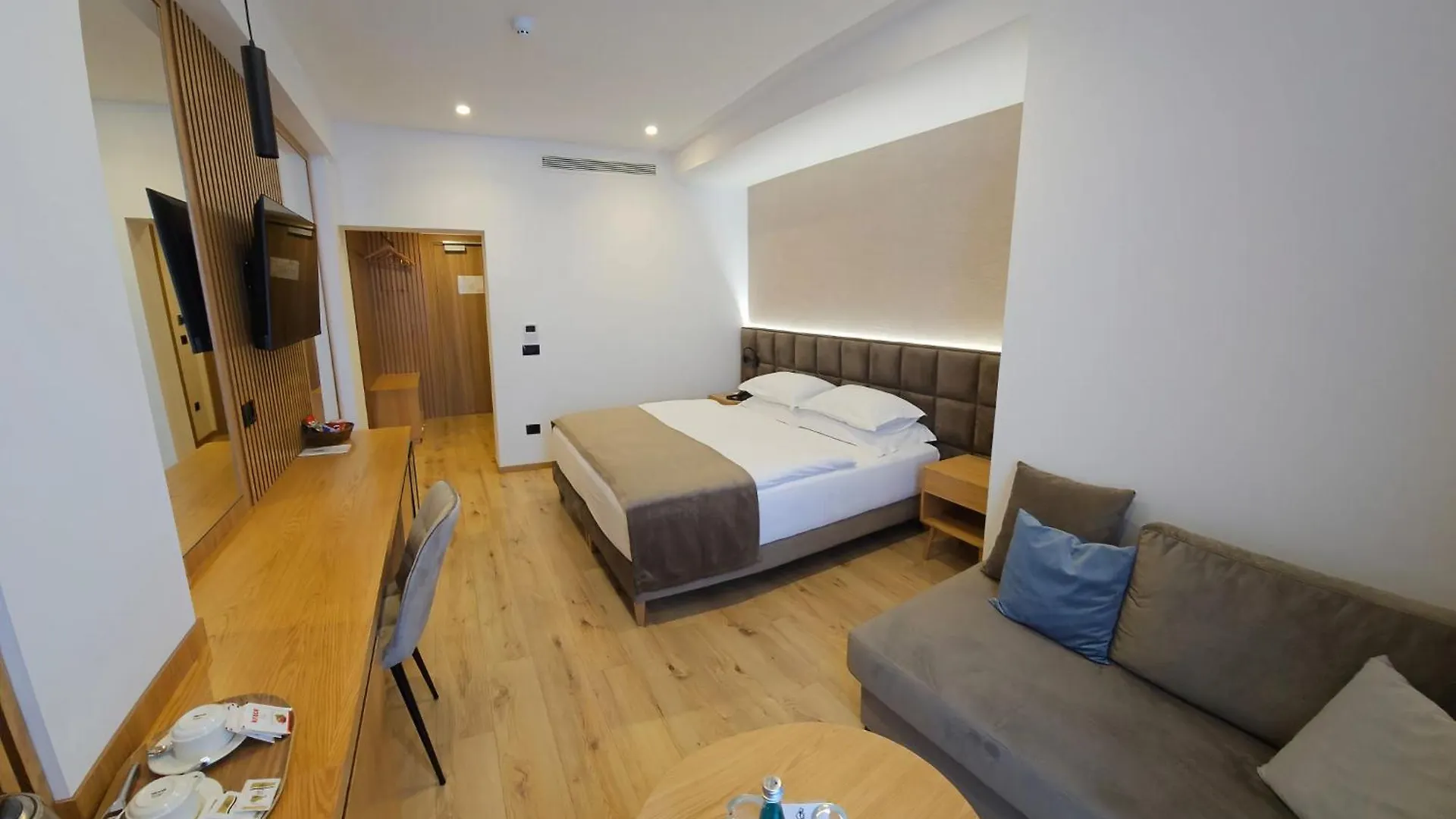 Sibb Hotel ティラナ