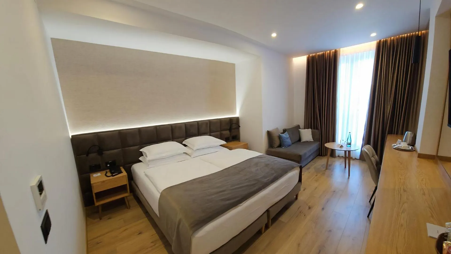 Sibb Hotel Tirana Albânia