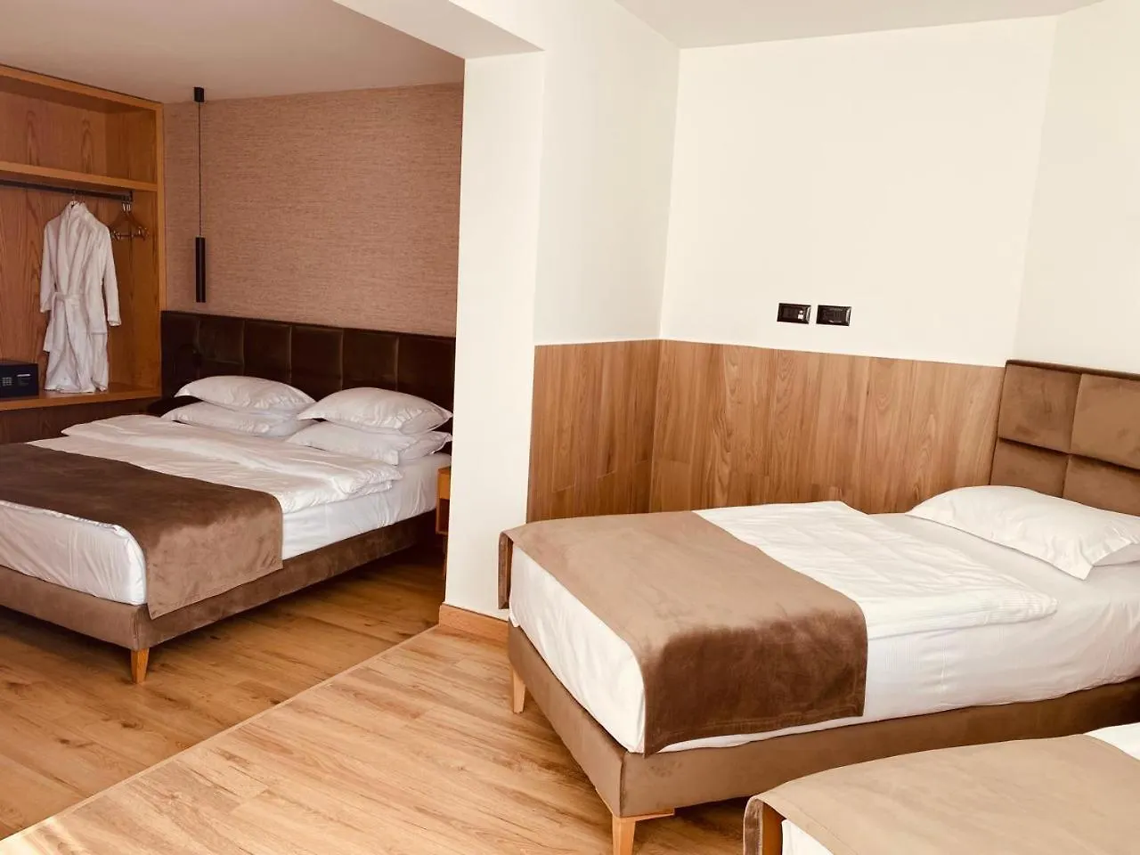 Sibb Hotel 티라나